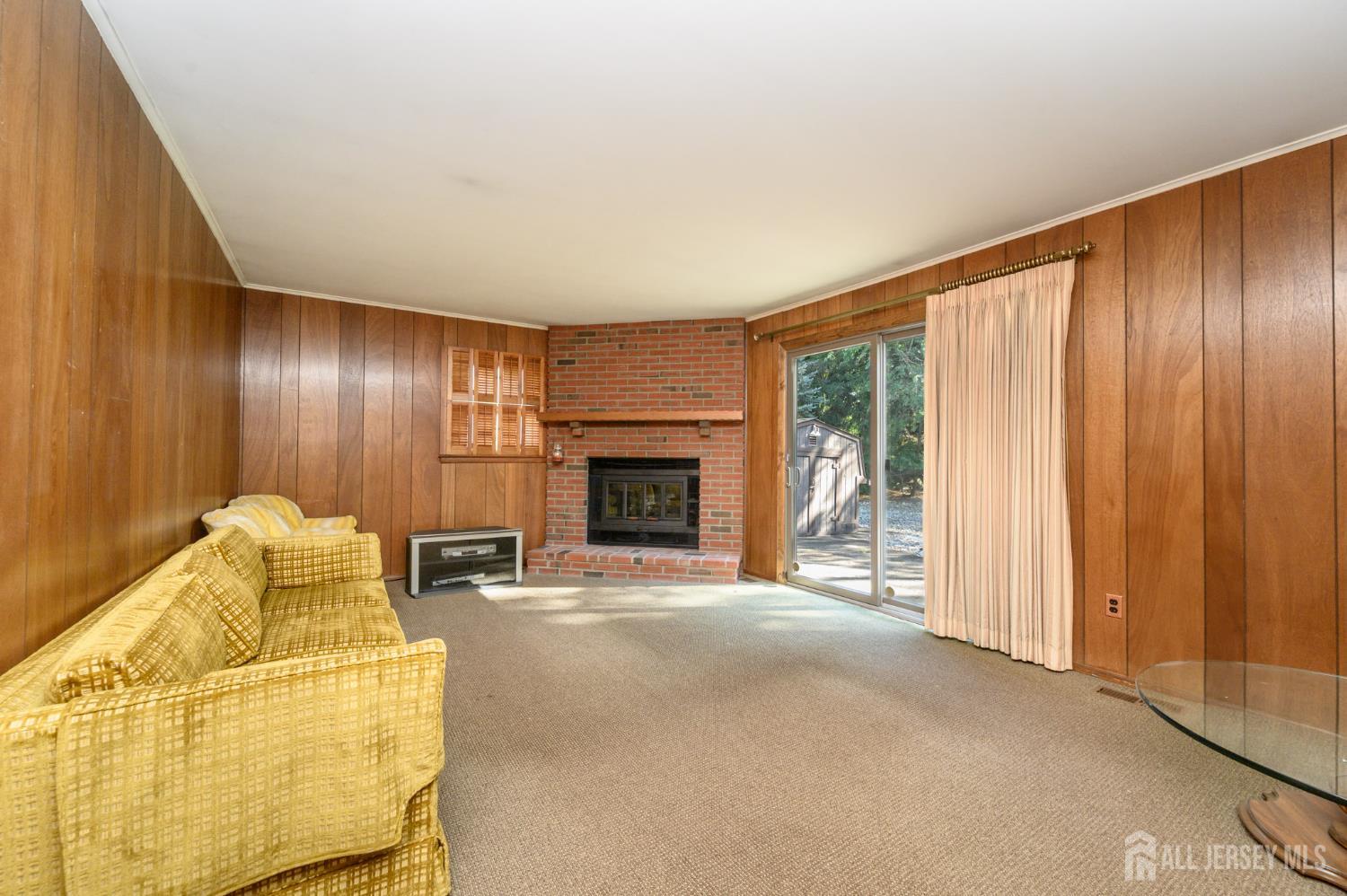 Edison, New Jersey, 08820, United States, 4 Bedrooms Bedrooms, ,3 BathroomsBathrooms,Residential,Active,1969637