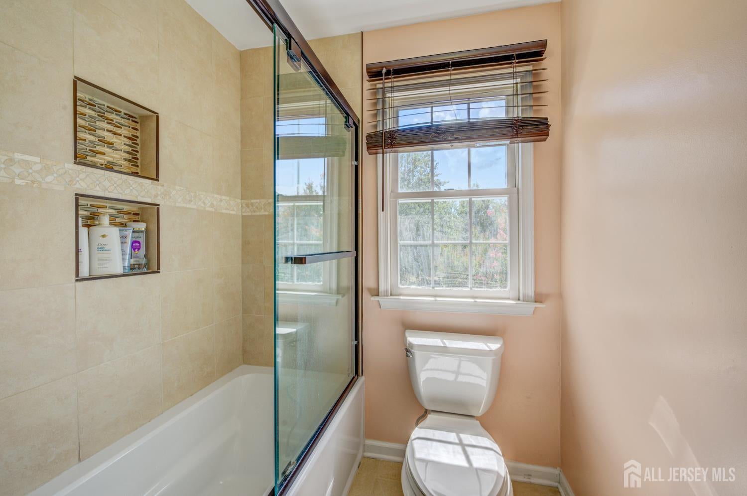 Plainsboro, New Jersey, 08536, United States, 5 Bedrooms Bedrooms, ,4 BathroomsBathrooms,Residential,Contingent,1993683