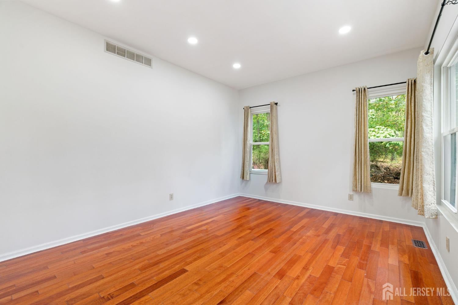 Franklin, New Jersey, 08540, United States, 4 Bedrooms Bedrooms, ,3 BathroomsBathrooms,Residential,Active,1952607