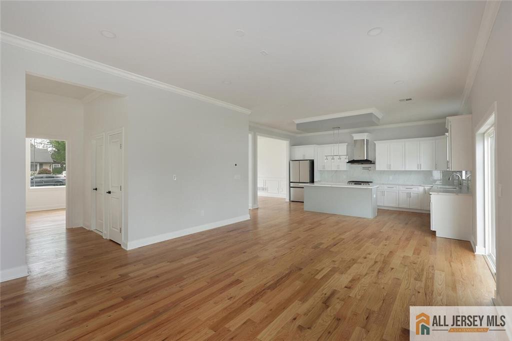 Edison, New Jersey, 08817, United States, 5 Bedrooms Bedrooms, ,4 BathroomsBathrooms,Residential,Active,1914938