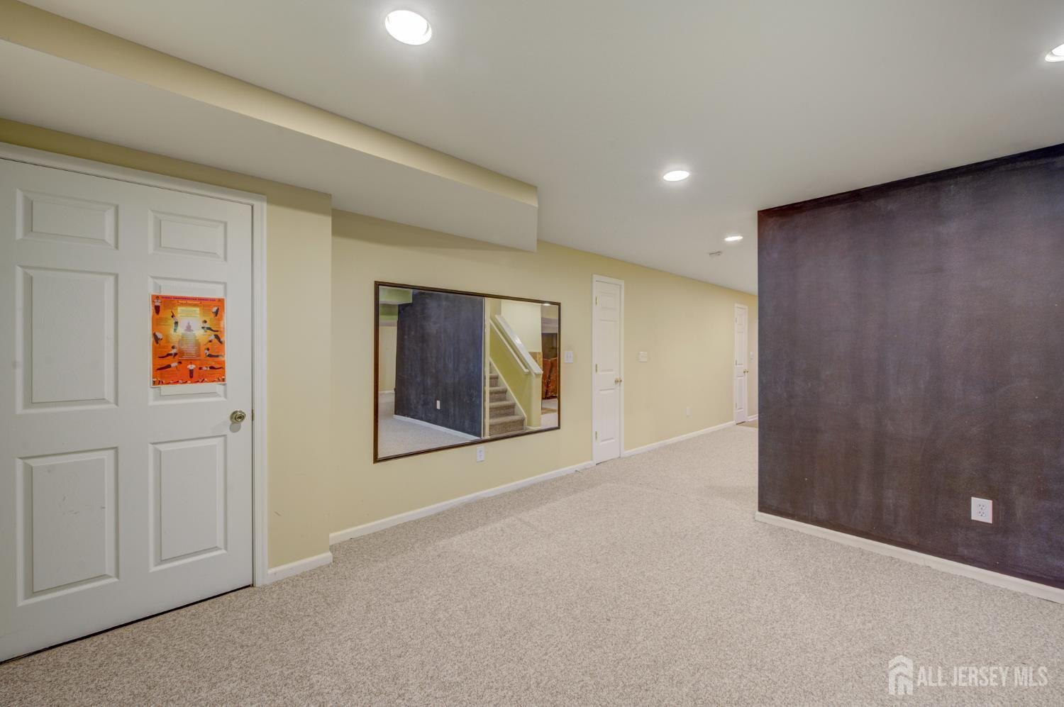 Plainsboro, New Jersey, 08536, United States, 5 Bedrooms Bedrooms, ,4 BathroomsBathrooms,Residential,Contingent,1993683