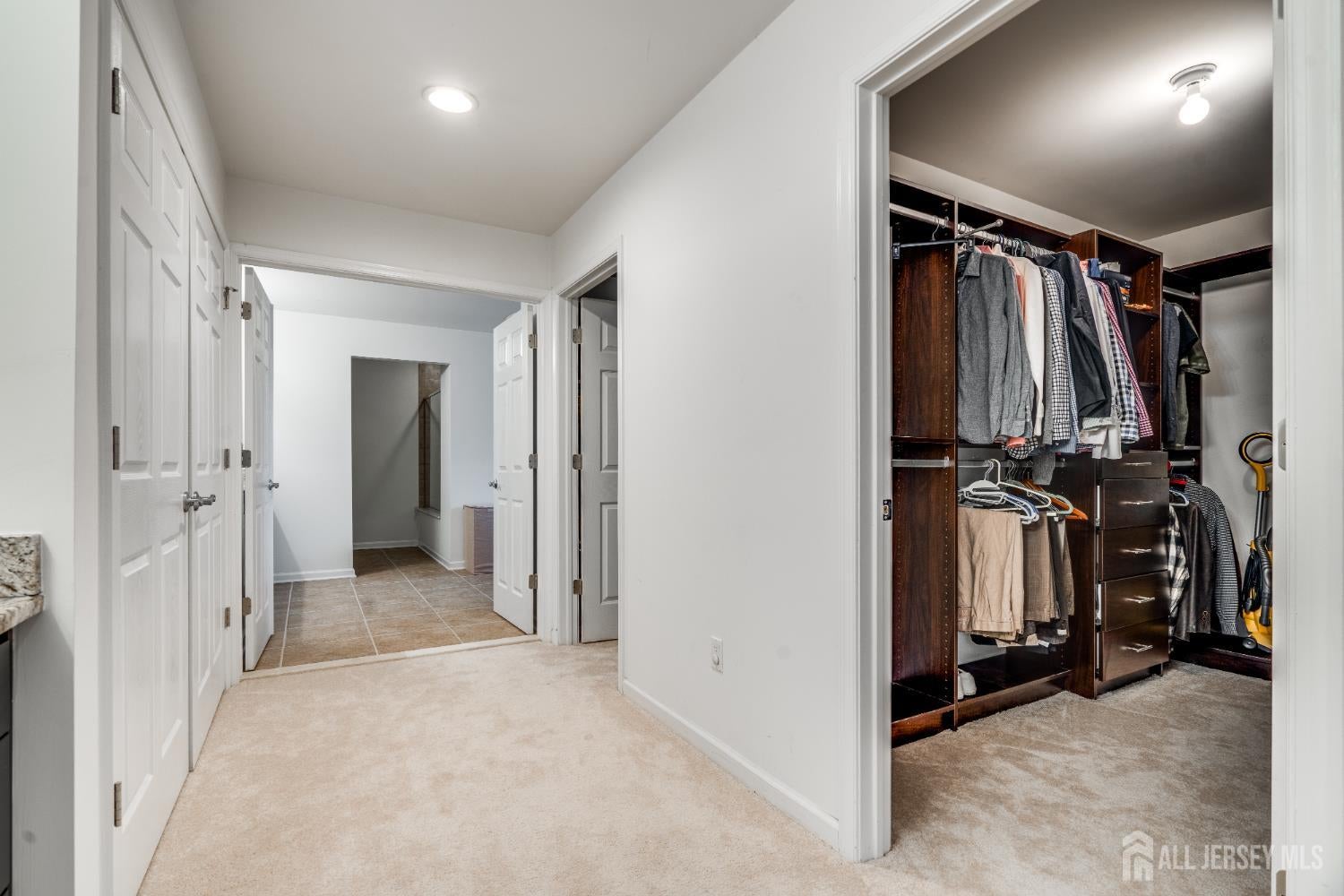 South Brunswick, New Jersey, 08816, United States, 5 Bedrooms Bedrooms, ,5 BathroomsBathrooms,Residential,Active,2009140