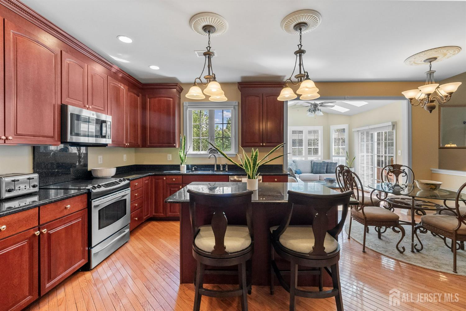 Franklin Twsp, New Jersey, 08540, United States, 4 Bedrooms Bedrooms, ,4 BathroomsBathrooms,Residential,Active,1933722