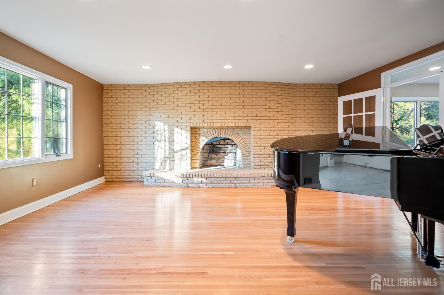 East Brunswick, New Jersey, 08816, United States, 6 Bedrooms Bedrooms, ,7 BathroomsBathrooms,Residential,Active,2007112