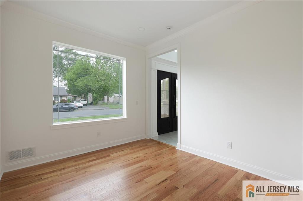 Edison, New Jersey, 08817, United States, 5 Bedrooms Bedrooms, ,4 BathroomsBathrooms,Residential,Active,1952281