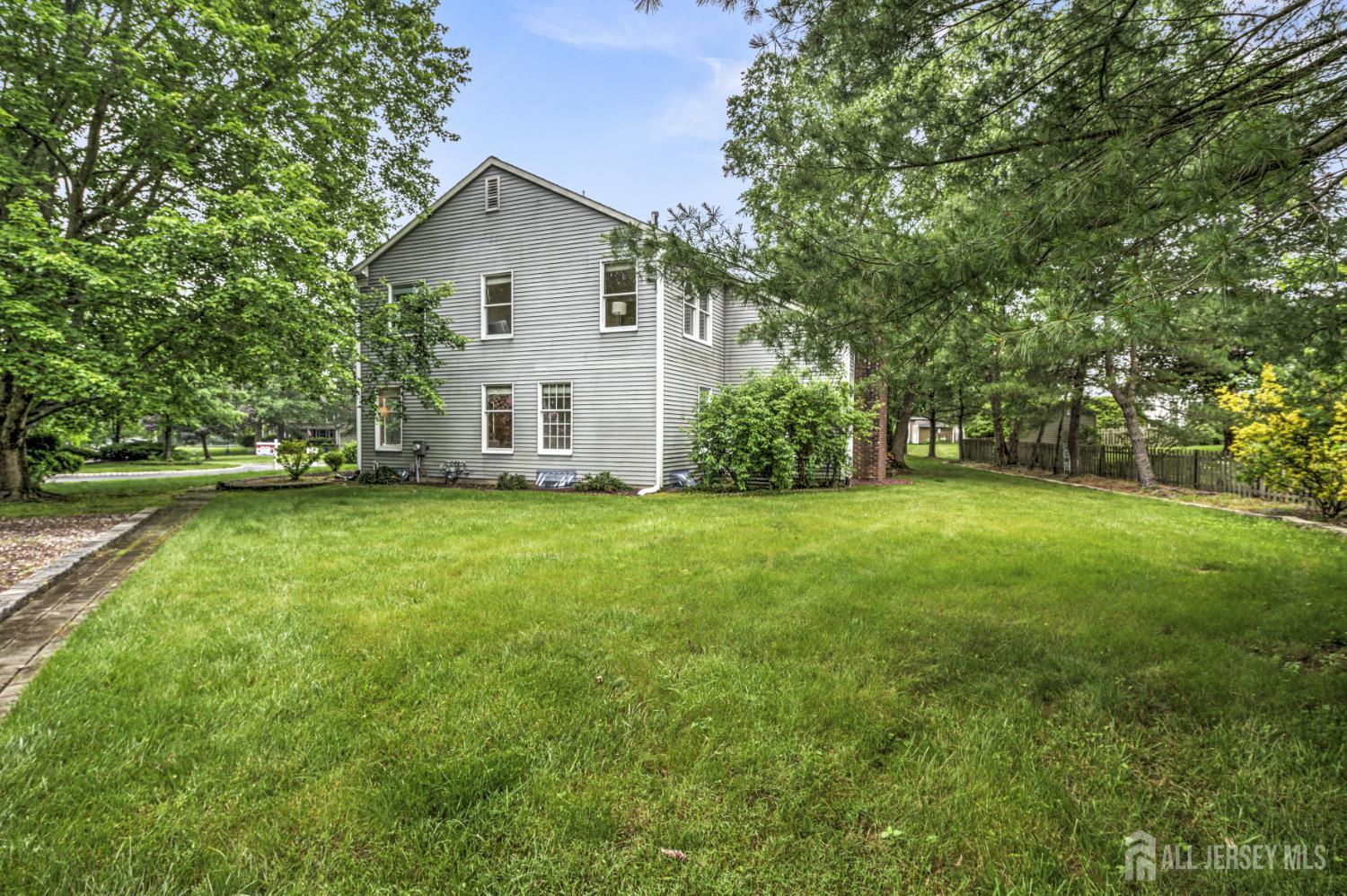 Plainsboro, New Jersey, 08536, United States, 5 Bedrooms Bedrooms, ,3 BathroomsBathrooms,Residential,Contingent,1993625