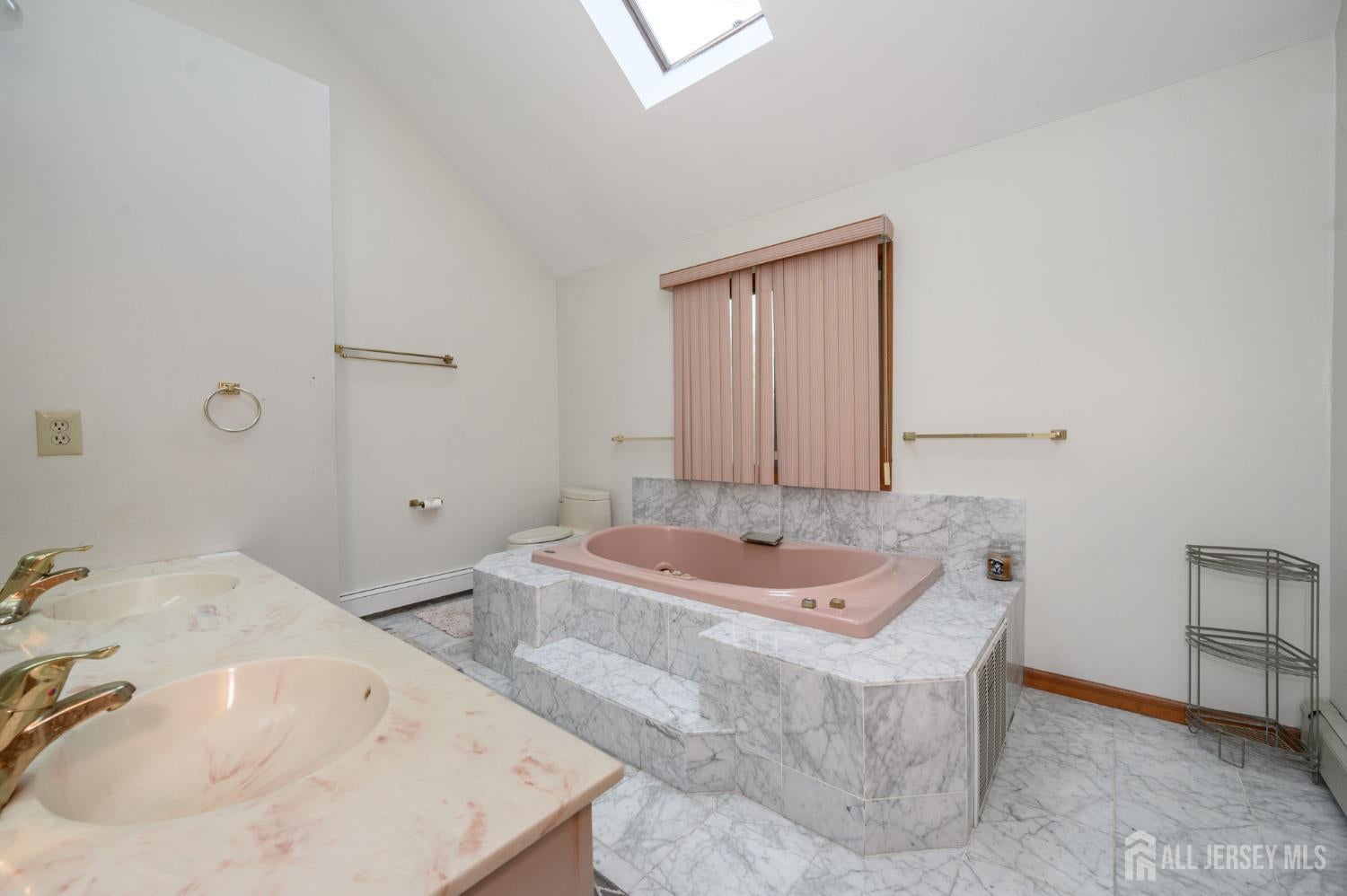 South Brunswick, New Jersey, 08852, United States, 5 Bedrooms Bedrooms, ,6 BathroomsBathrooms,Residential,Active,1987203