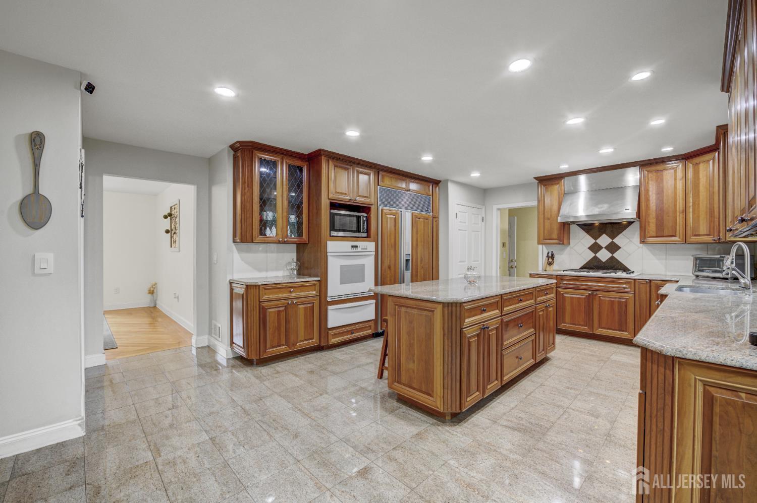 Plainsboro, New Jersey, 08536, United States, 5 Bedrooms Bedrooms, ,3 BathroomsBathrooms,Residential,Contingent,1993625