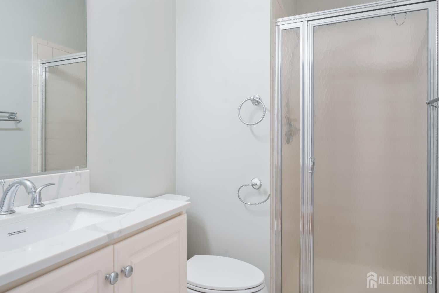 East Brunswick, New Jersey, 08816, United States, 5 Bedrooms Bedrooms, ,3 BathroomsBathrooms,Residential,Active,1953373