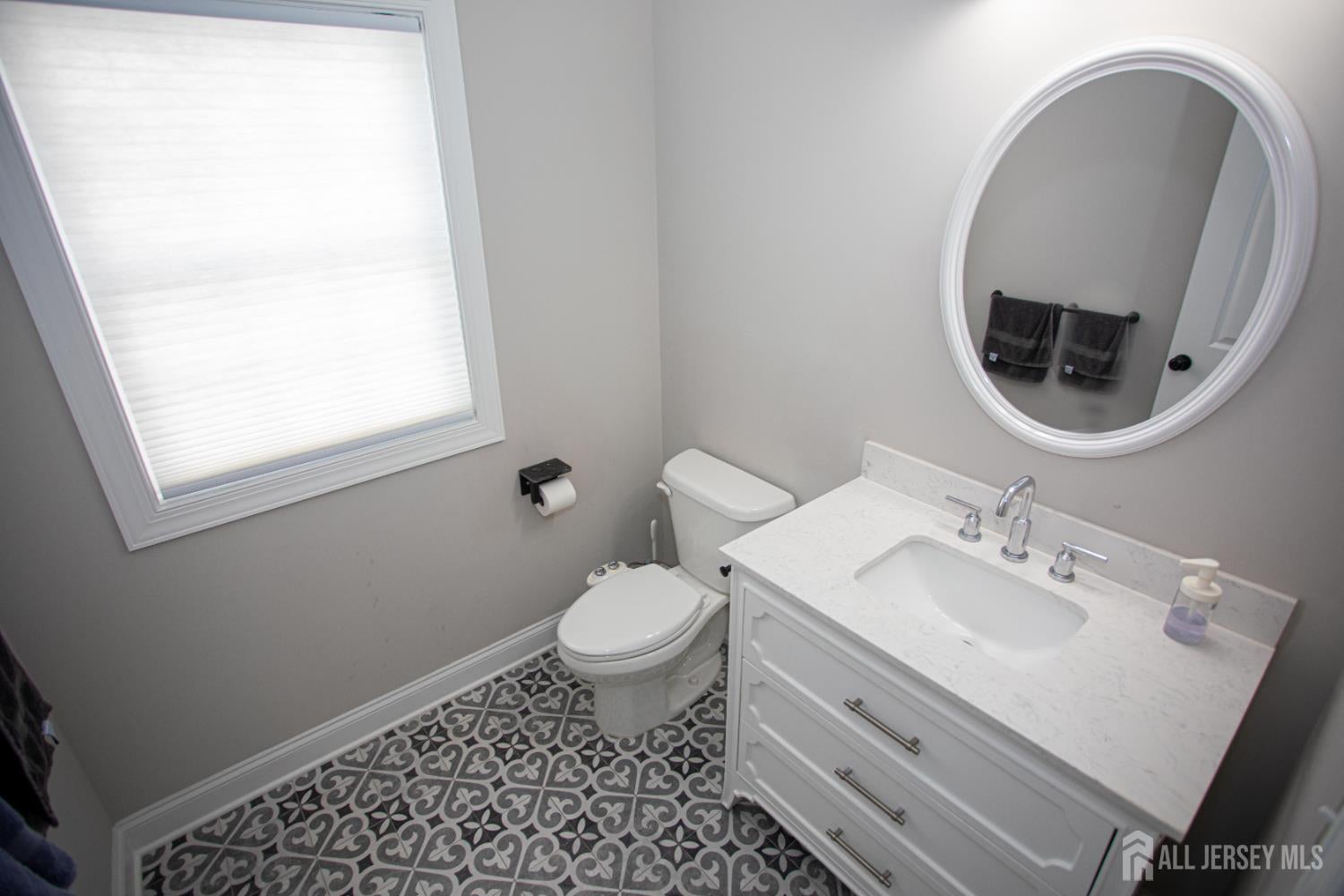 East Brunswick, New Jersey, 08816, United States, 5 Bedrooms Bedrooms, ,4 BathroomsBathrooms,Residential,Active,1899930
