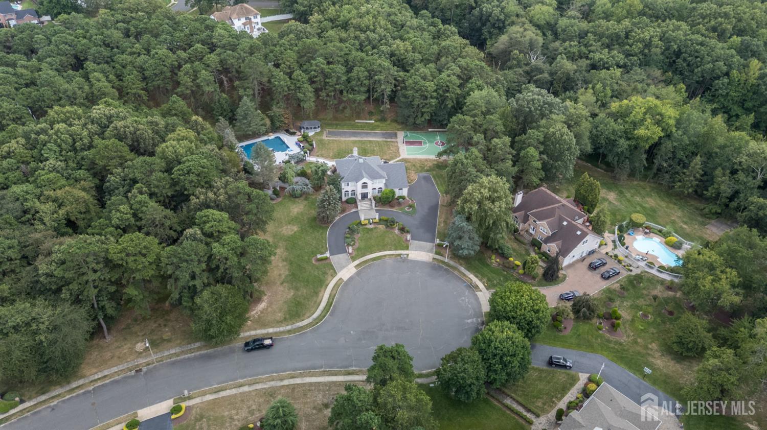 Manalapan, New Jersey, 07726, United States, 6 Bedrooms Bedrooms, ,4 BathroomsBathrooms,Residential,Active,1929408