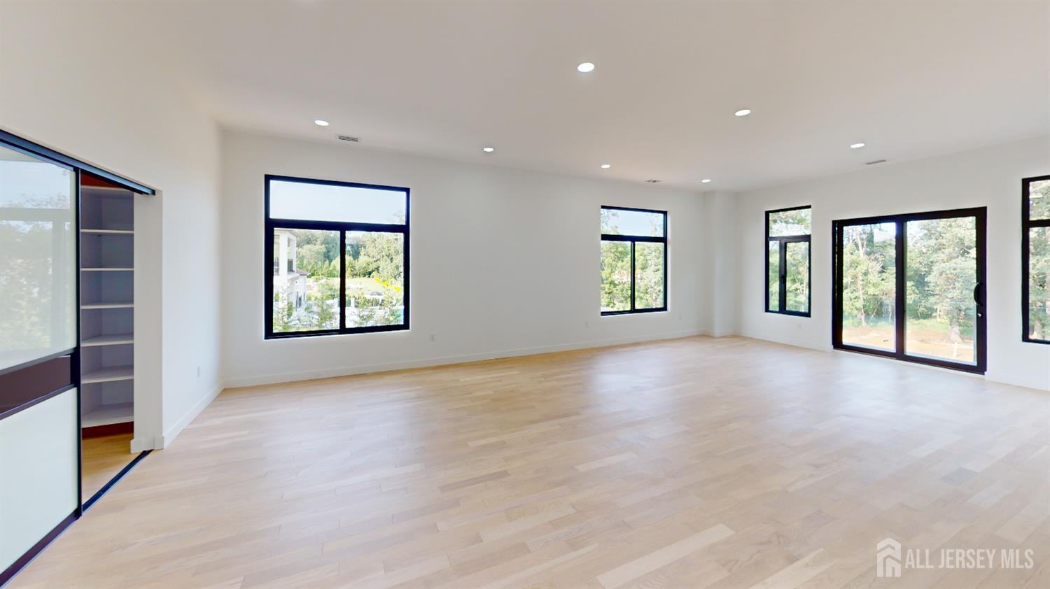 Marlboro, New Jersey, 07746, United States, 5 Bedrooms Bedrooms, ,5 BathroomsBathrooms,Residential,Active,2001343