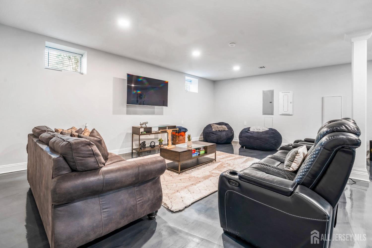 East Brunswick, New Jersey, 08816, United States, 5 Bedrooms Bedrooms, ,6 BathroomsBathrooms,Residential,Active,1946514