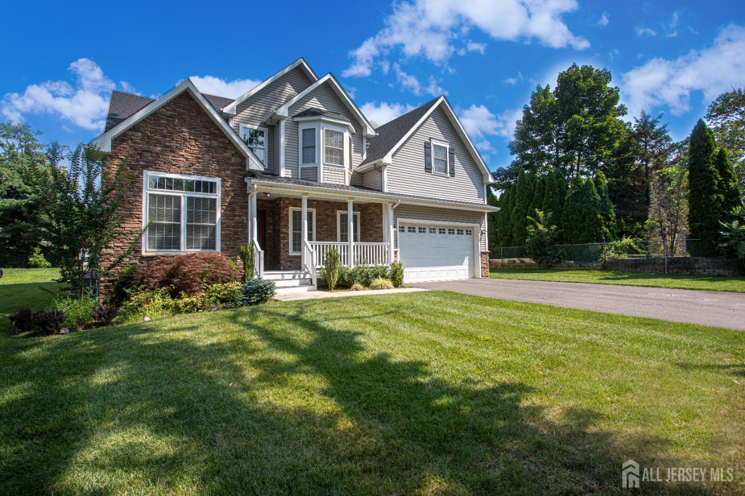 East Brunswick, New Jersey, 08816, United States, 5 Bedrooms Bedrooms, ,4 BathroomsBathrooms,Residential,Active,1899930
