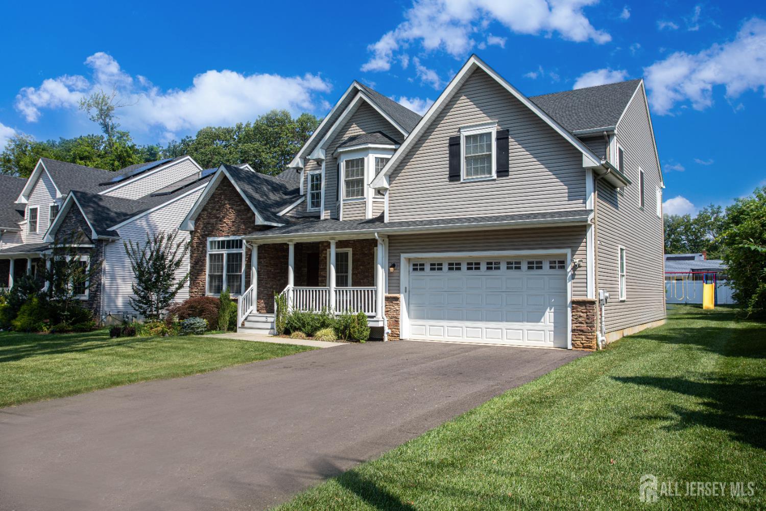 East Brunswick, New Jersey, 08816, United States, 5 Bedrooms Bedrooms, ,4 BathroomsBathrooms,Residential,Active,1899930