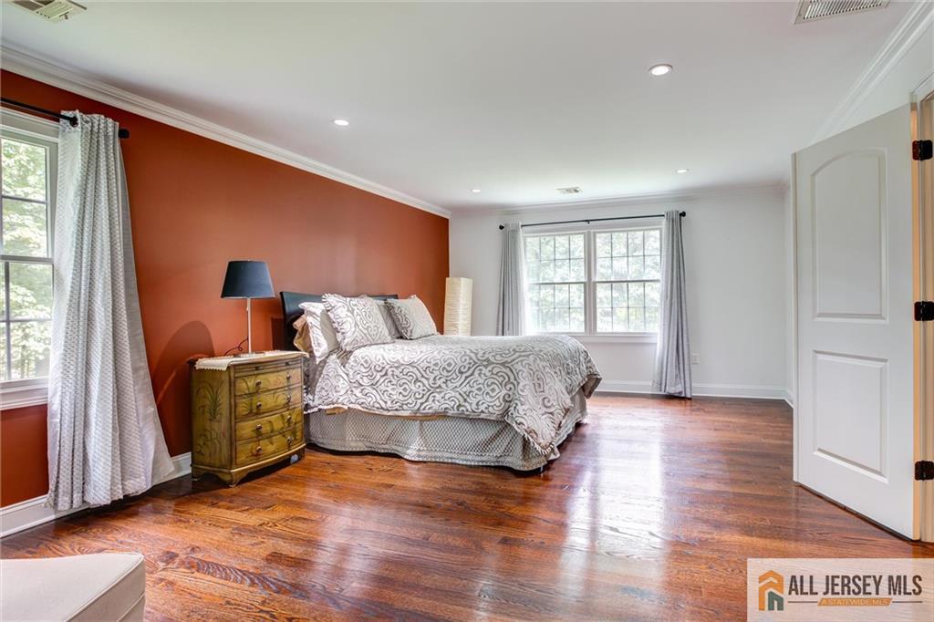 East Brunswick, New Jersey, 08816, United States, 5 Bedrooms Bedrooms, ,4 BathroomsBathrooms,Residential,Active,1953999