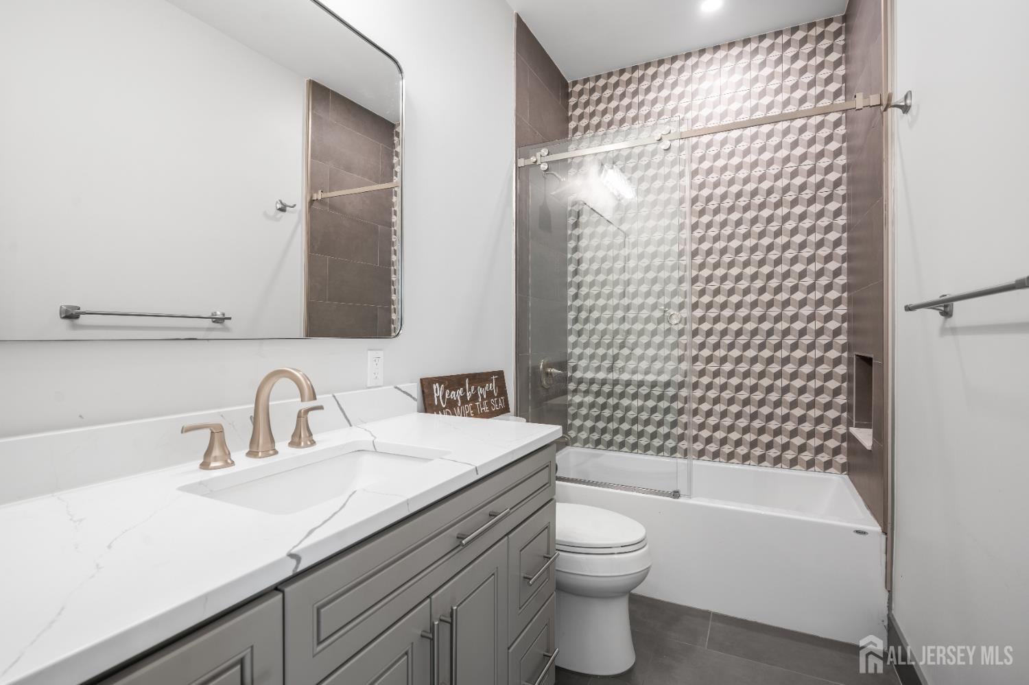 East Brunswick, New Jersey, 08816, United States, 5 Bedrooms Bedrooms, ,6 BathroomsBathrooms,Residential,Active,1946514