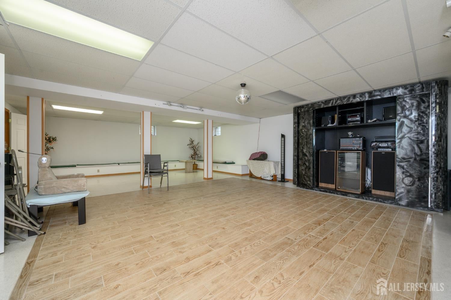 South Brunswick, New Jersey, 08852, United States, 5 Bedrooms Bedrooms, ,6 BathroomsBathrooms,Residential,Active,1987203