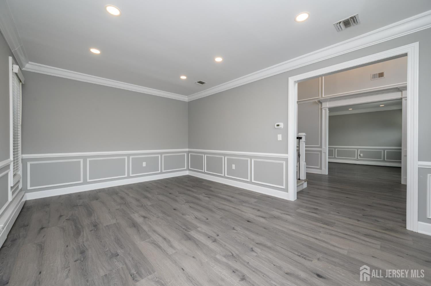 Manalapan, New Jersey, 07726, United States, 6 Bedrooms Bedrooms, ,4 BathroomsBathrooms,Residential,Active,1929408