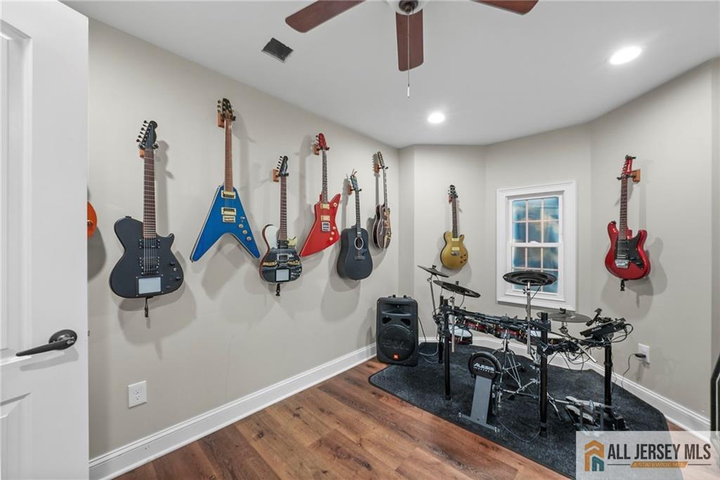 Colonia, New Jersey, 07067, United States, 5 Bedrooms Bedrooms, ,5 BathroomsBathrooms,Residential,Active,2006831