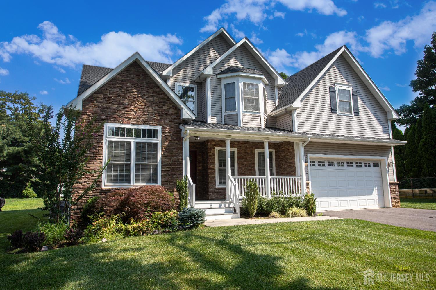 East Brunswick, New Jersey, 08816, United States, 5 Bedrooms Bedrooms, ,4 BathroomsBathrooms,Residential,Active,1899930