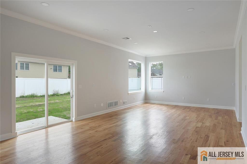 Edison, New Jersey, 08817, United States, 5 Bedrooms Bedrooms, ,4 BathroomsBathrooms,Residential,Active,1952281