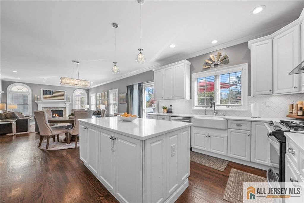 Colonia, New Jersey, 07067, United States, 5 Bedrooms Bedrooms, ,5 BathroomsBathrooms,Residential,Active,2006831