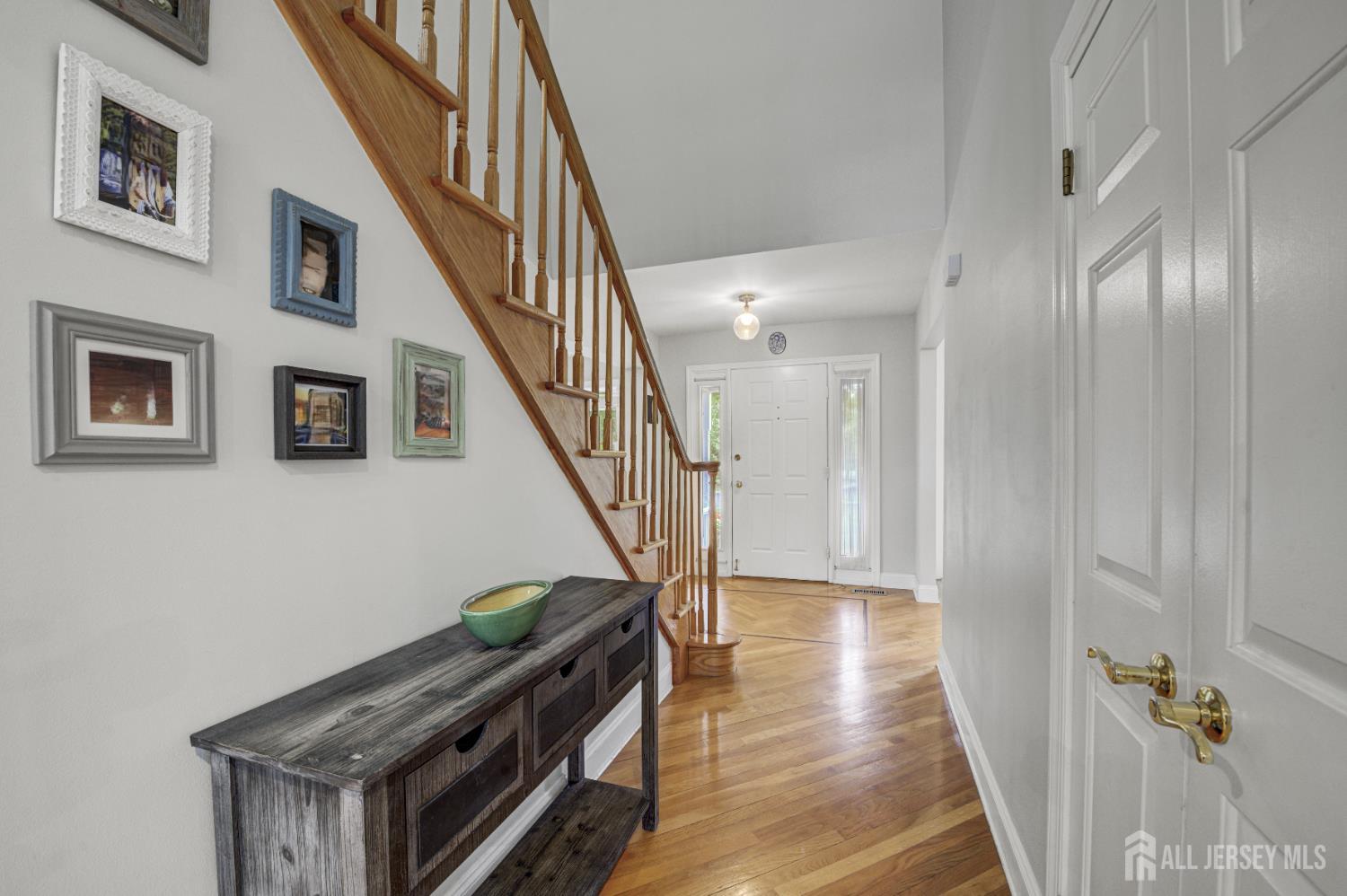 Plainsboro, New Jersey, 08536, United States, 5 Bedrooms Bedrooms, ,3 BathroomsBathrooms,Residential,Contingent,1993625