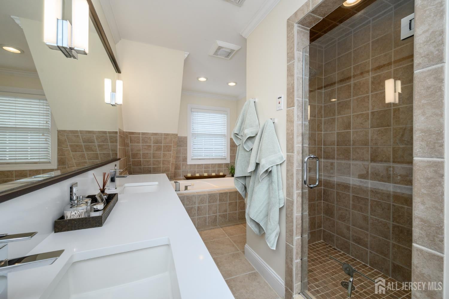 Long Branch, New Jersey, 07740, United States, 3 Bedrooms Bedrooms, ,3 BathroomsBathrooms,Residential,Active,1992269