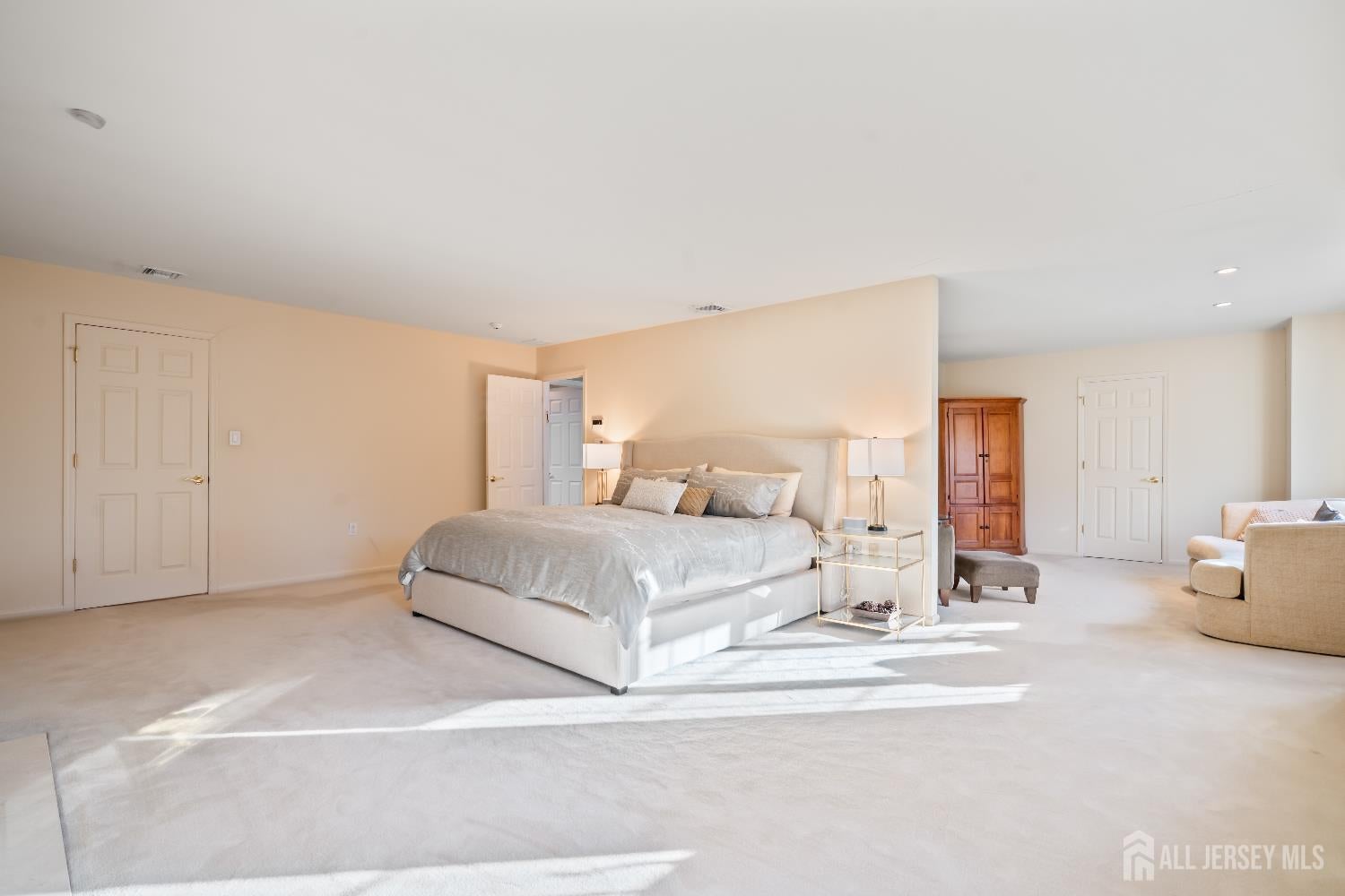 East Brunswick, New Jersey, 08816, United States, 6 Bedrooms Bedrooms, ,7 BathroomsBathrooms,Residential,Active,2007112