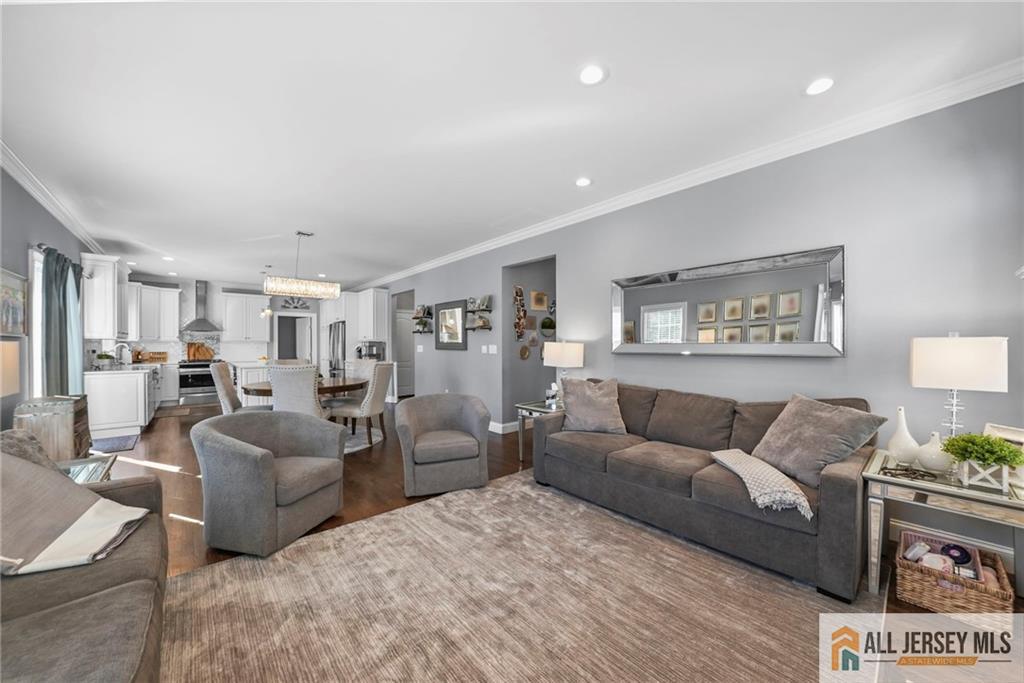 Colonia, New Jersey, 07067, United States, 5 Bedrooms Bedrooms, ,5 BathroomsBathrooms,Residential,Active,2006831