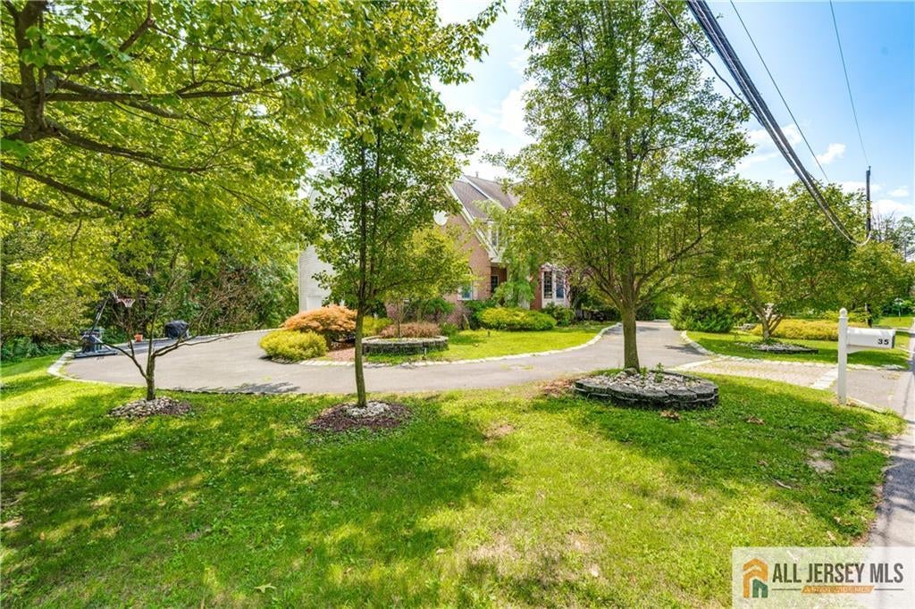 Marlboro, New Jersey, 07746, United States, 5 Bedrooms Bedrooms, ,5 BathroomsBathrooms,Residential,Active,1985594