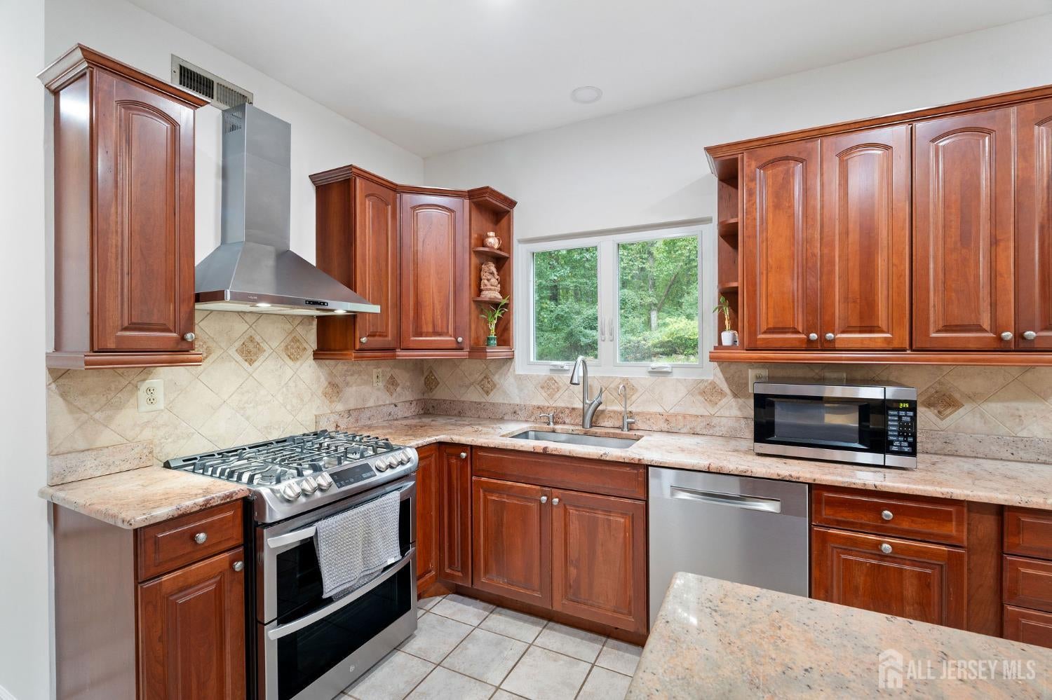 Franklin, New Jersey, 08540, United States, 4 Bedrooms Bedrooms, ,3 BathroomsBathrooms,Residential,Active,1952607