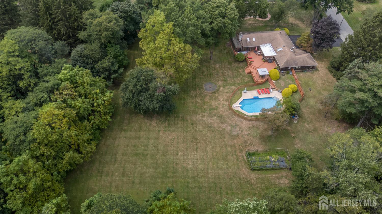 Holmdel, New Jersey, 07733, United States, 4 Bedrooms Bedrooms, ,3 BathroomsBathrooms,Residential,Active,1962178