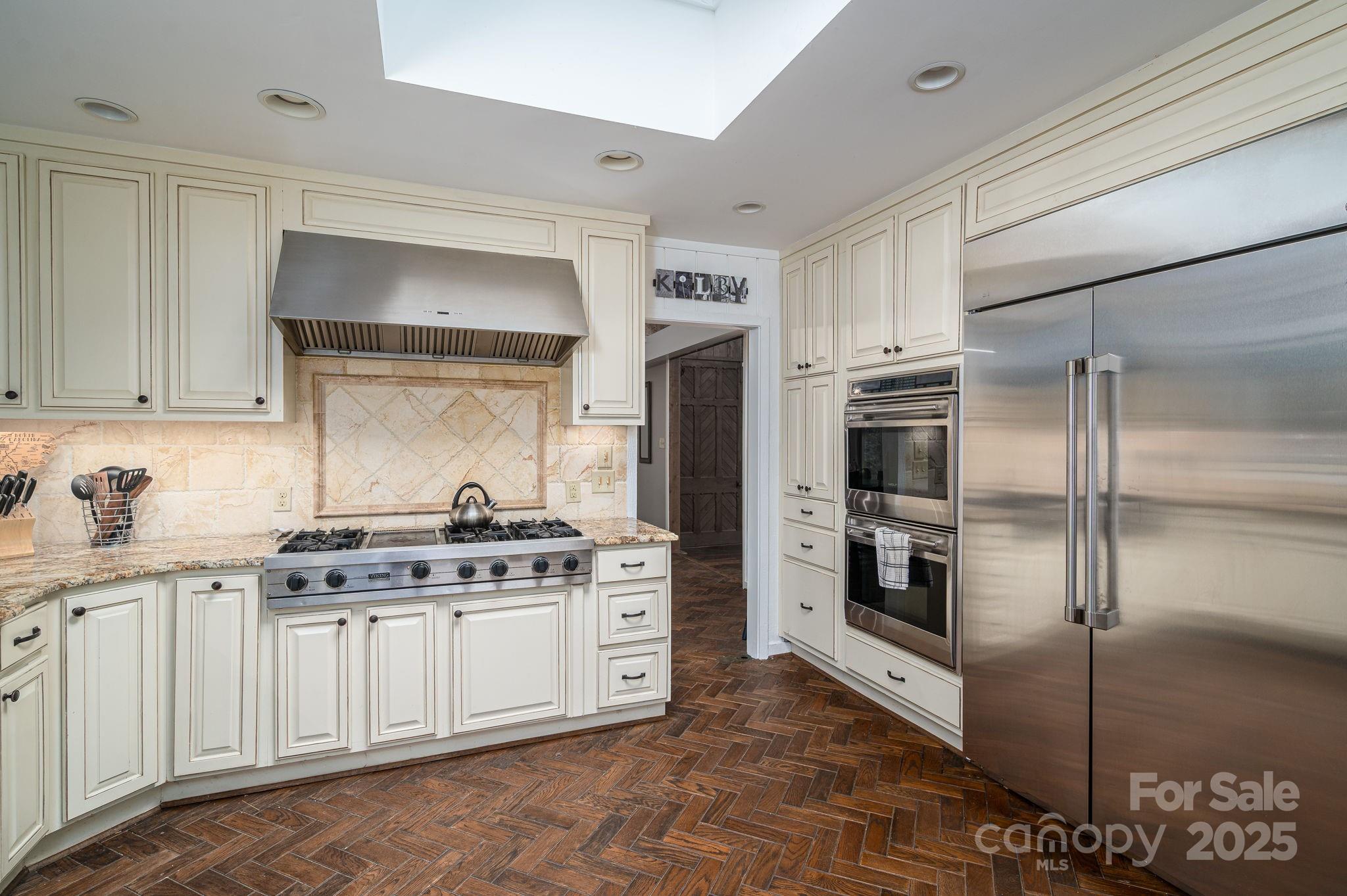 Lincolnton, North Carolina, 28092, United States, 7 Bedrooms Bedrooms, ,8 BathroomsBathrooms,Residential,Active,1936100