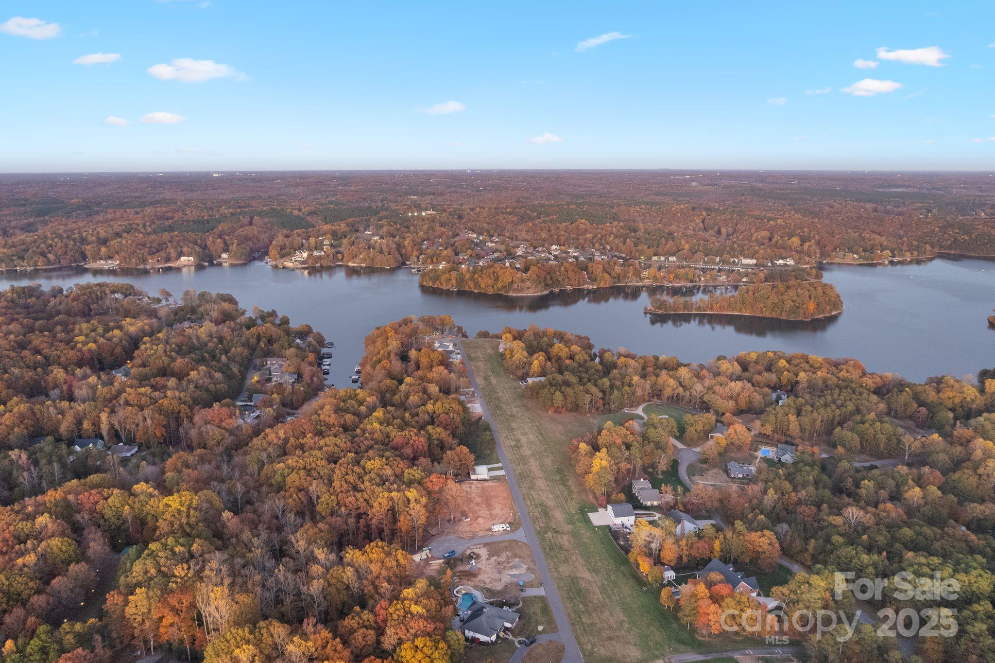 Catawba, North Carolina, 28609, United States, 4 Bedrooms Bedrooms, ,5 BathroomsBathrooms,Residential,Active,1993629
