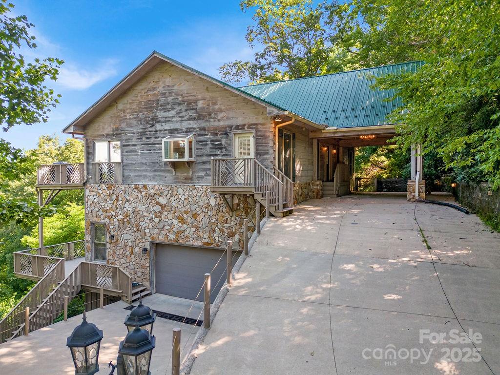 Brevard, North Carolina, 28712, United States, 4 Bedrooms Bedrooms, ,5 BathroomsBathrooms,Residential,Active,1997889