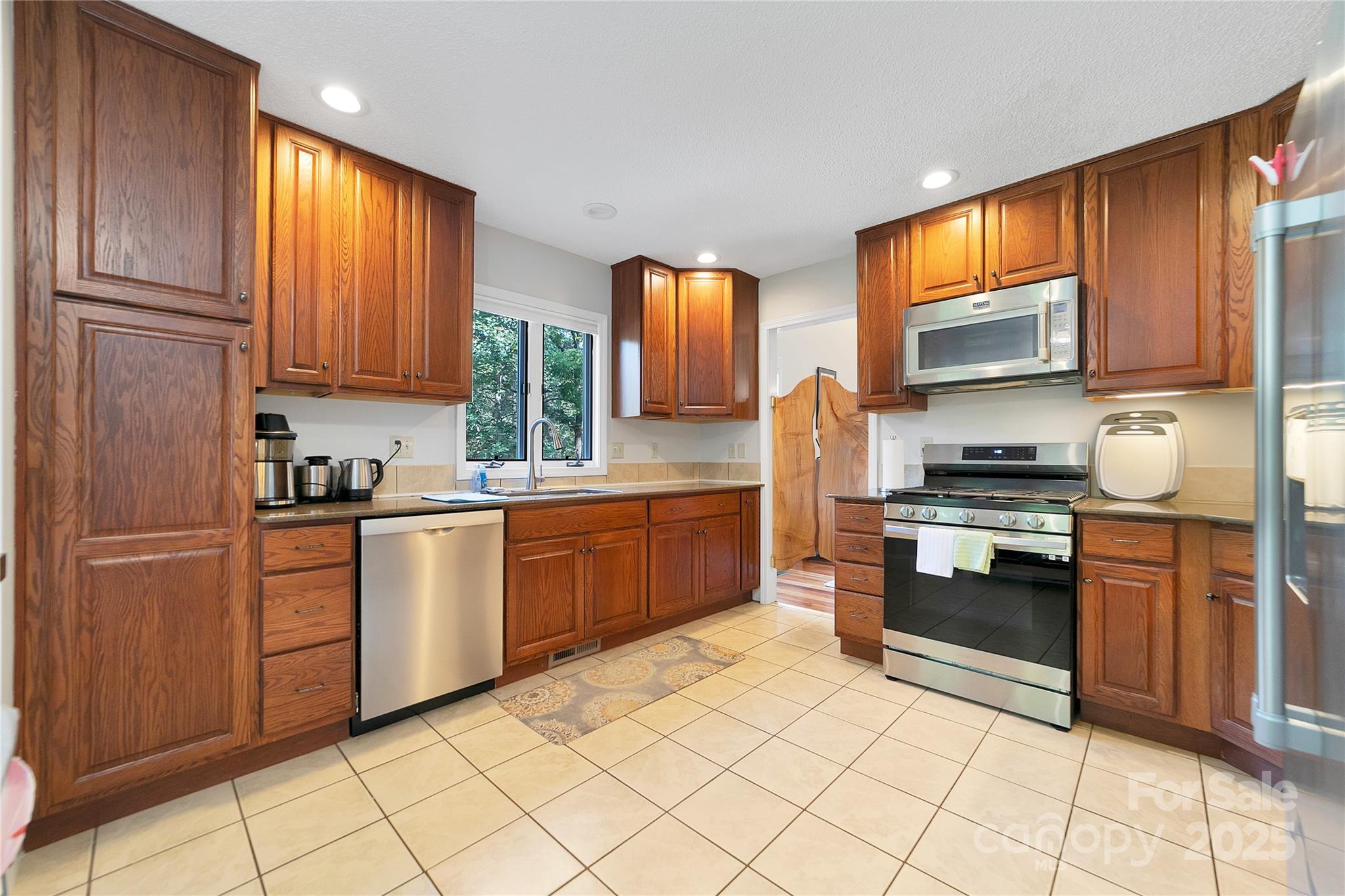 Brevard, North Carolina, 28712, United States, 4 Bedrooms Bedrooms, ,5 BathroomsBathrooms,Residential,Active,1953267
