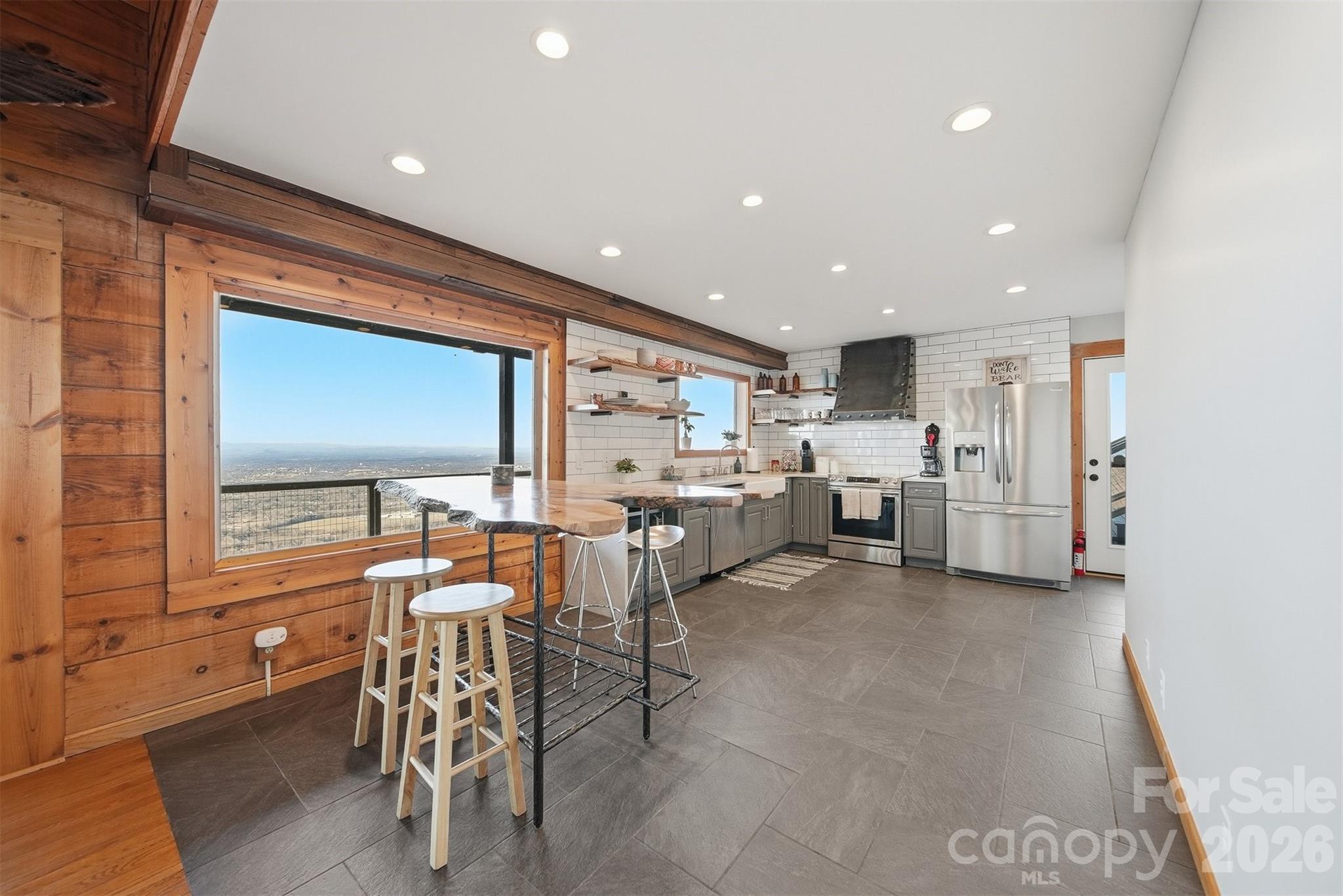 Morganton, North Carolina, 28655, United States, 3 Bedrooms Bedrooms, ,3 BathroomsBathrooms,Residential,Active,2009823