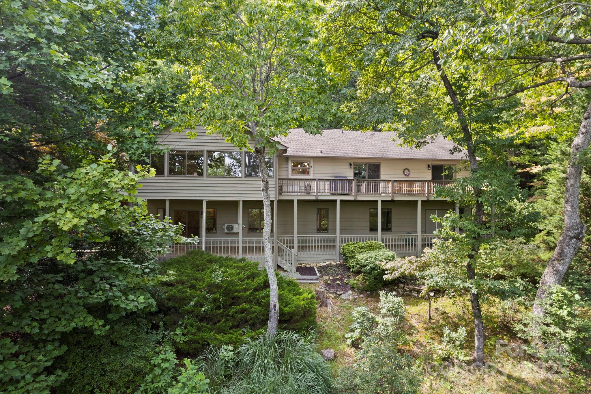 Flat Rock, North Carolina, 28731, United States, 3 Bedrooms Bedrooms, ,3 BathroomsBathrooms,Residential,Active,1989787