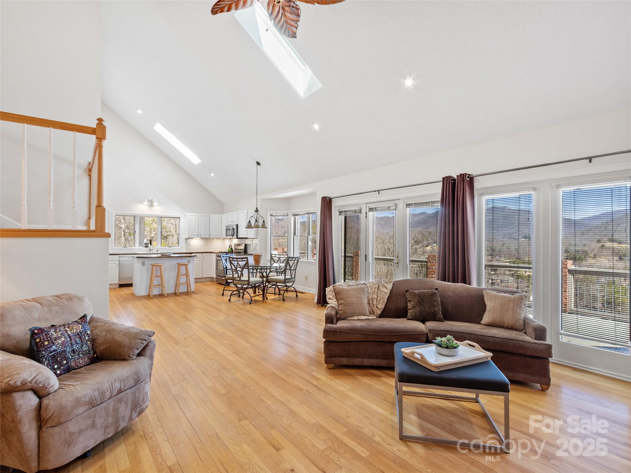 Barnardsville, North Carolina, 28709, United States, ,4 BathroomsBathrooms,Residential,Active,1770043