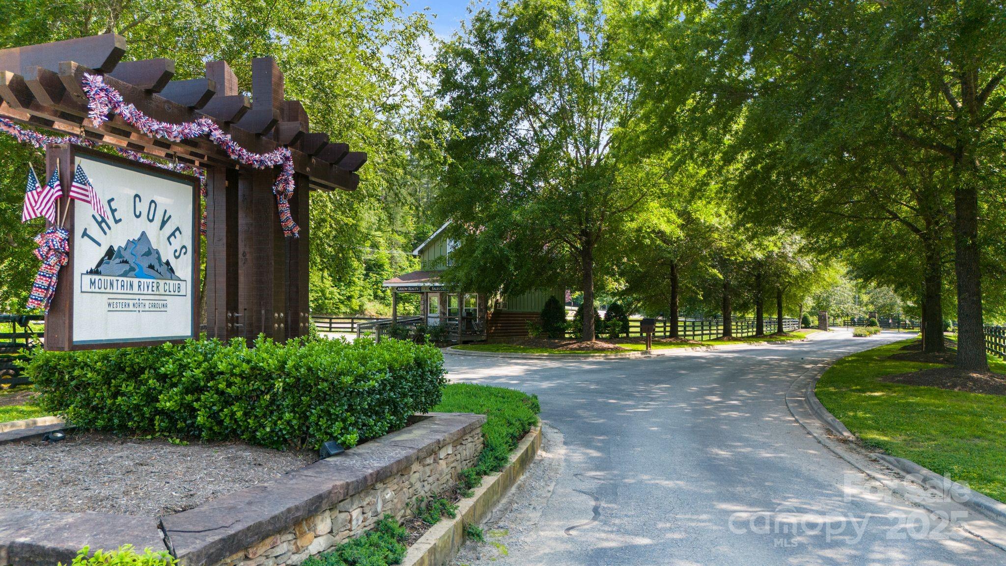 Lenoir, North Carolina, 28645, United States, ,5 BathroomsBathrooms,Residential,Active,1843925