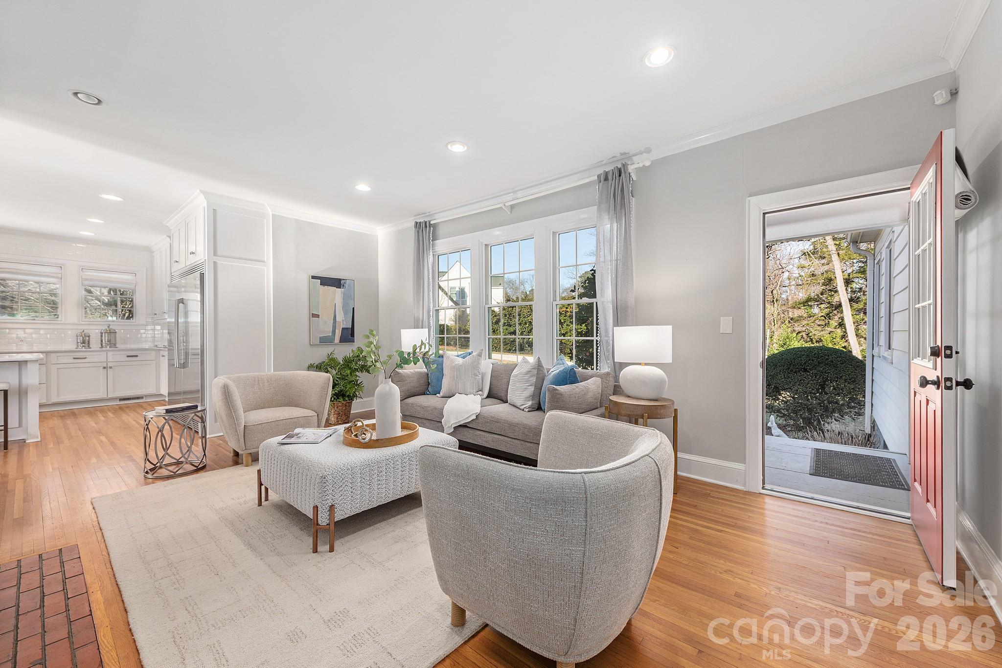 Belmont, North Carolina, 28012, United States, 5 Bedrooms Bedrooms, ,4 BathroomsBathrooms,Residential,Active,2011846