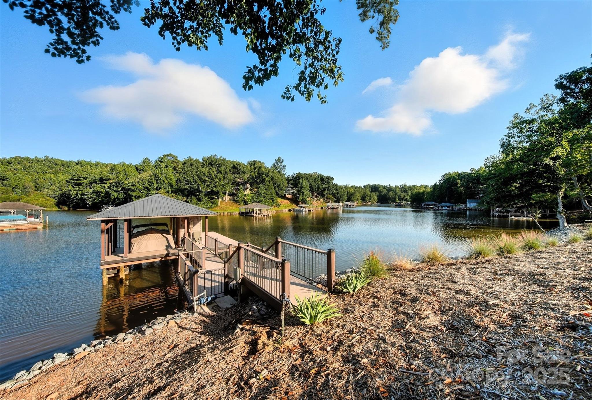 Hickory, North Carolina, 28601, United States, 3 Bedrooms Bedrooms, ,4 BathroomsBathrooms,Residential,Active,1942390