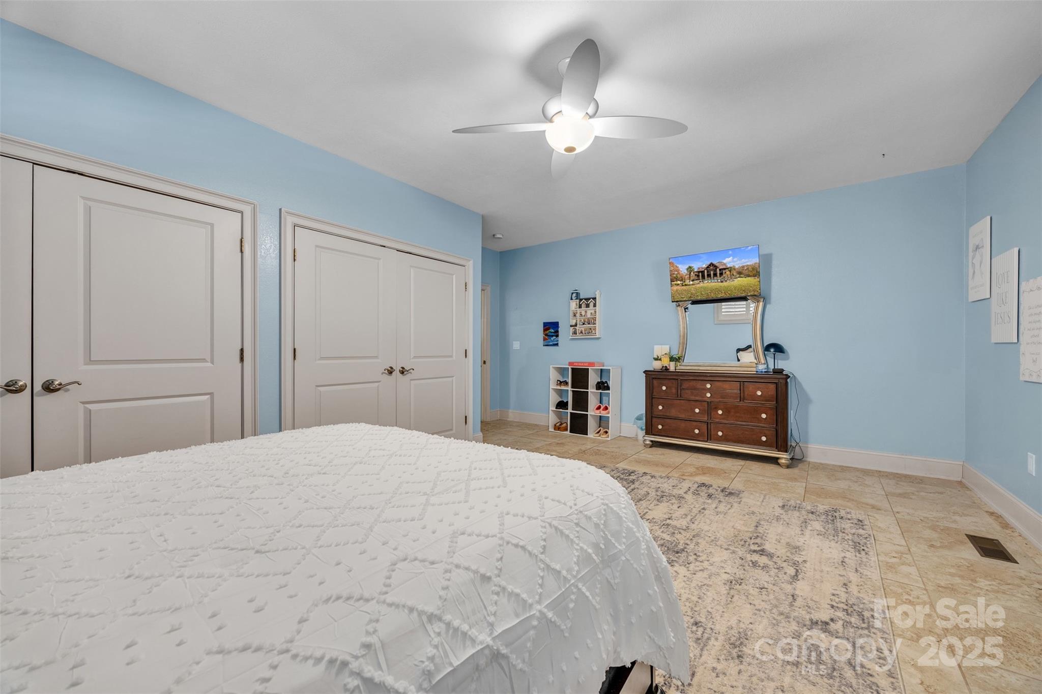 Catawba, North Carolina, 28609, United States, 4 Bedrooms Bedrooms, ,5 BathroomsBathrooms,Residential,Active,1993629