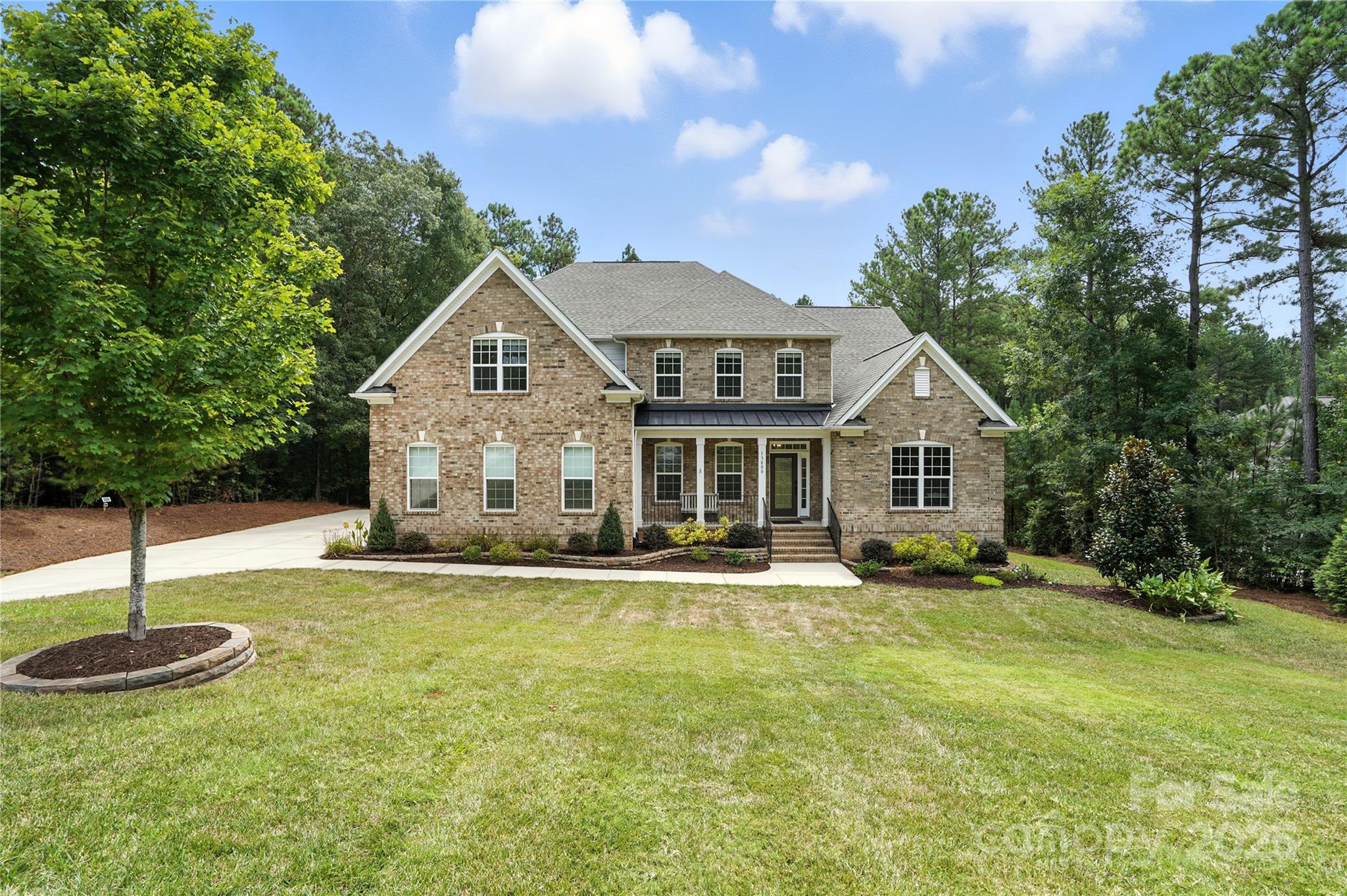Huntersville, North Carolina, 28078, United States, 4 Bedrooms Bedrooms, ,4 BathroomsBathrooms,Residential,Active,1914595