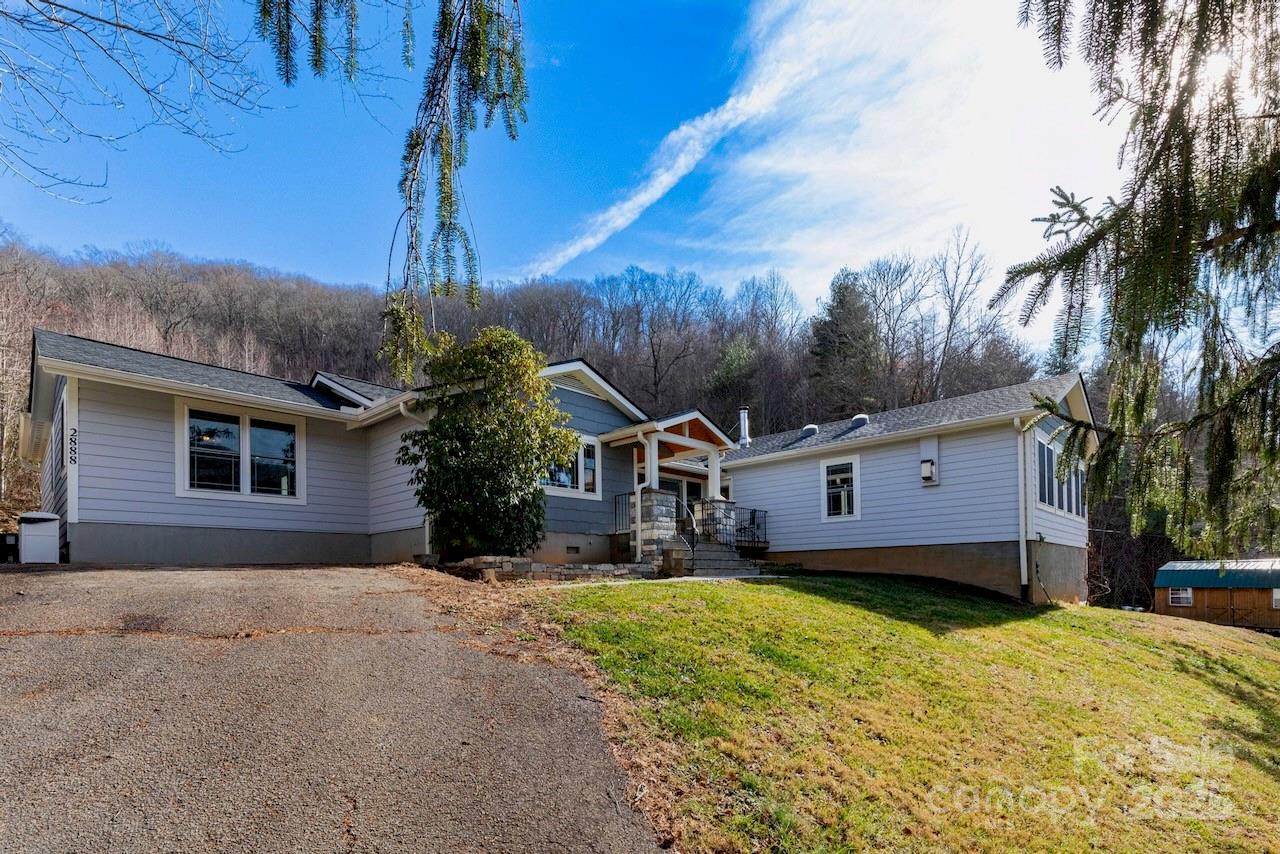 Canton, North Carolina, 28716, United States, 3 Bedrooms Bedrooms, ,4 BathroomsBathrooms,Residential,Active,2007140