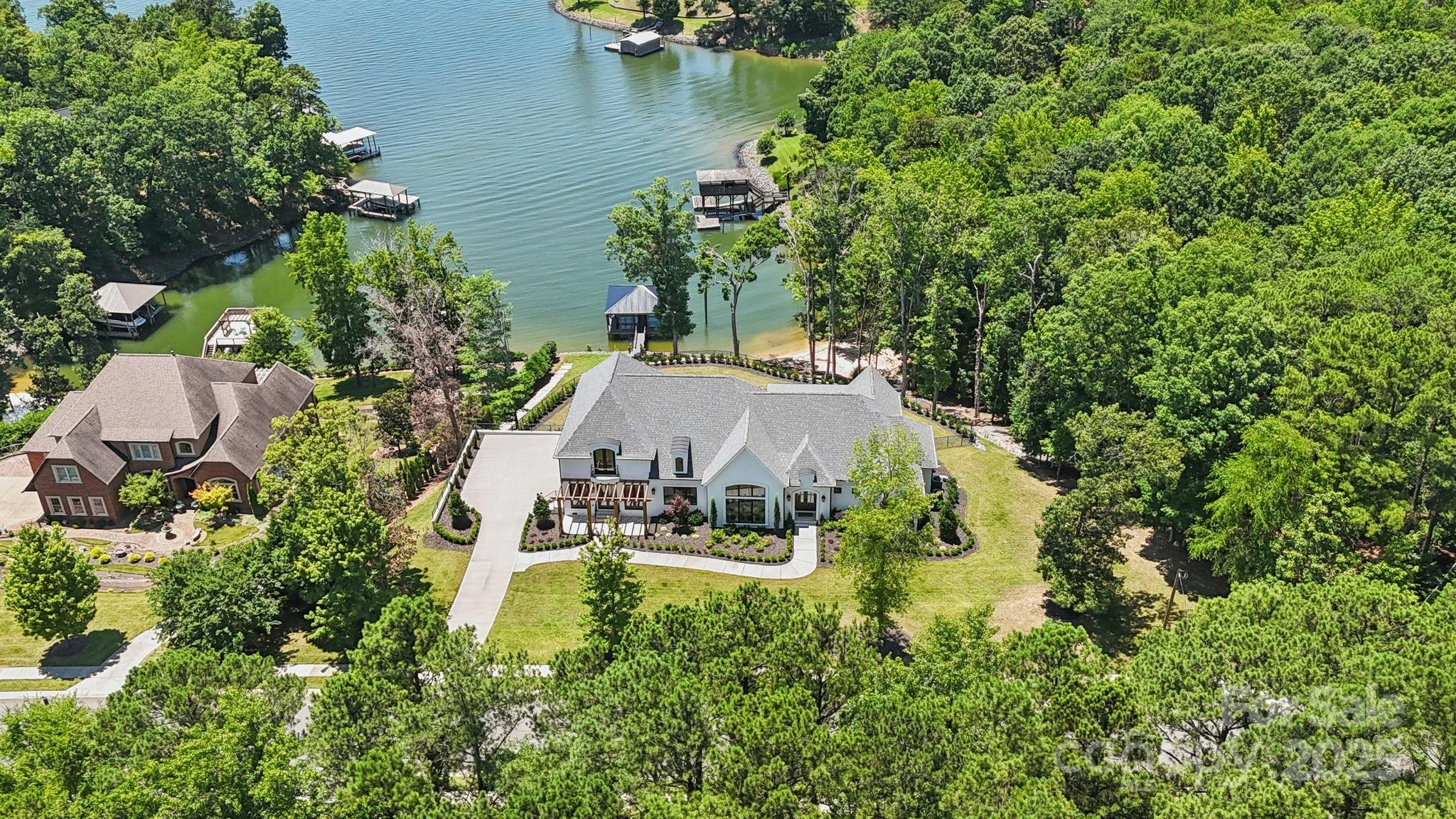 Charlotte, North Carolina, 28278, United States, ,6 BathroomsBathrooms,Residential,Active,1769360