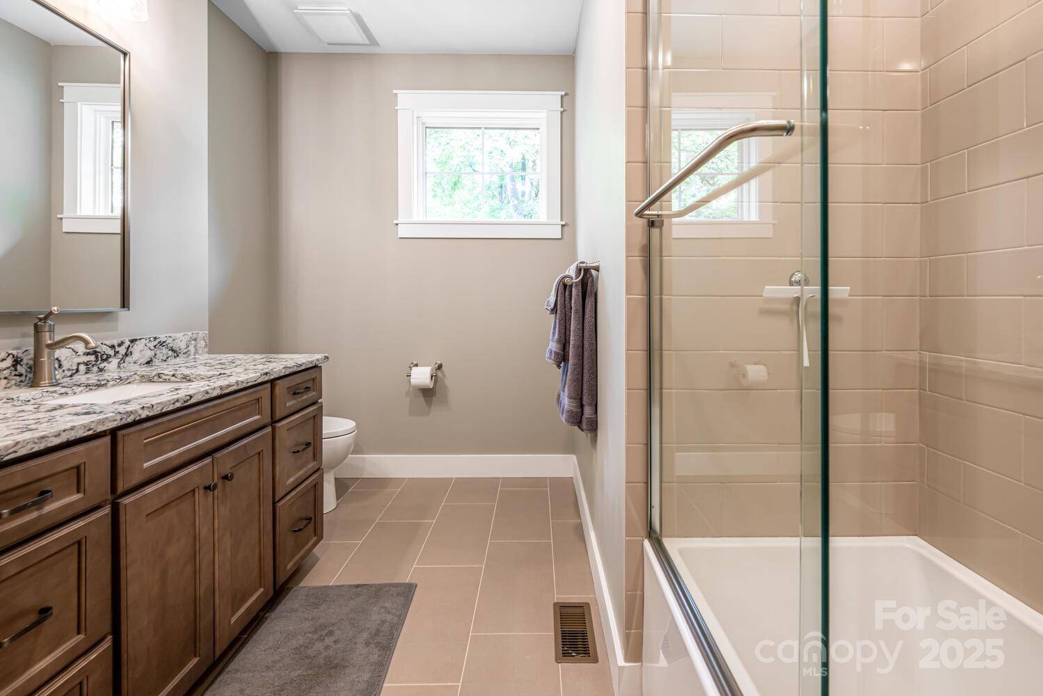 Flat Rock, North Carolina, 28731, United States, ,4 BathroomsBathrooms,Residential,Active,1860239