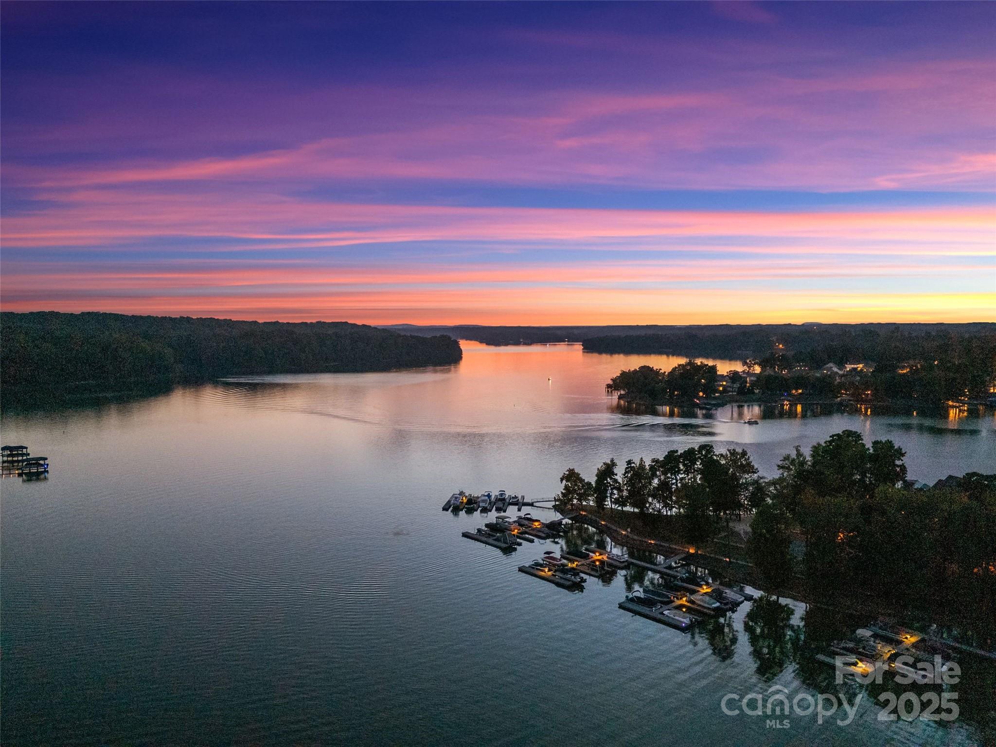 Belmont, North Carolina, 28012, United States, 5 Bedrooms Bedrooms, ,5 BathroomsBathrooms,Residential,Active,1953385